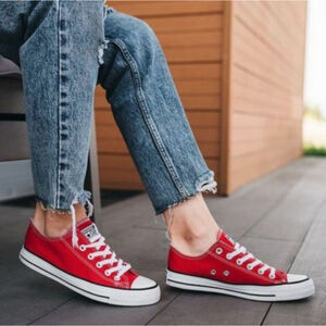 CTAS 8 W Canvas Red Low Top Sneakers Converse Chuck Taylor All Star Shoes 6 M